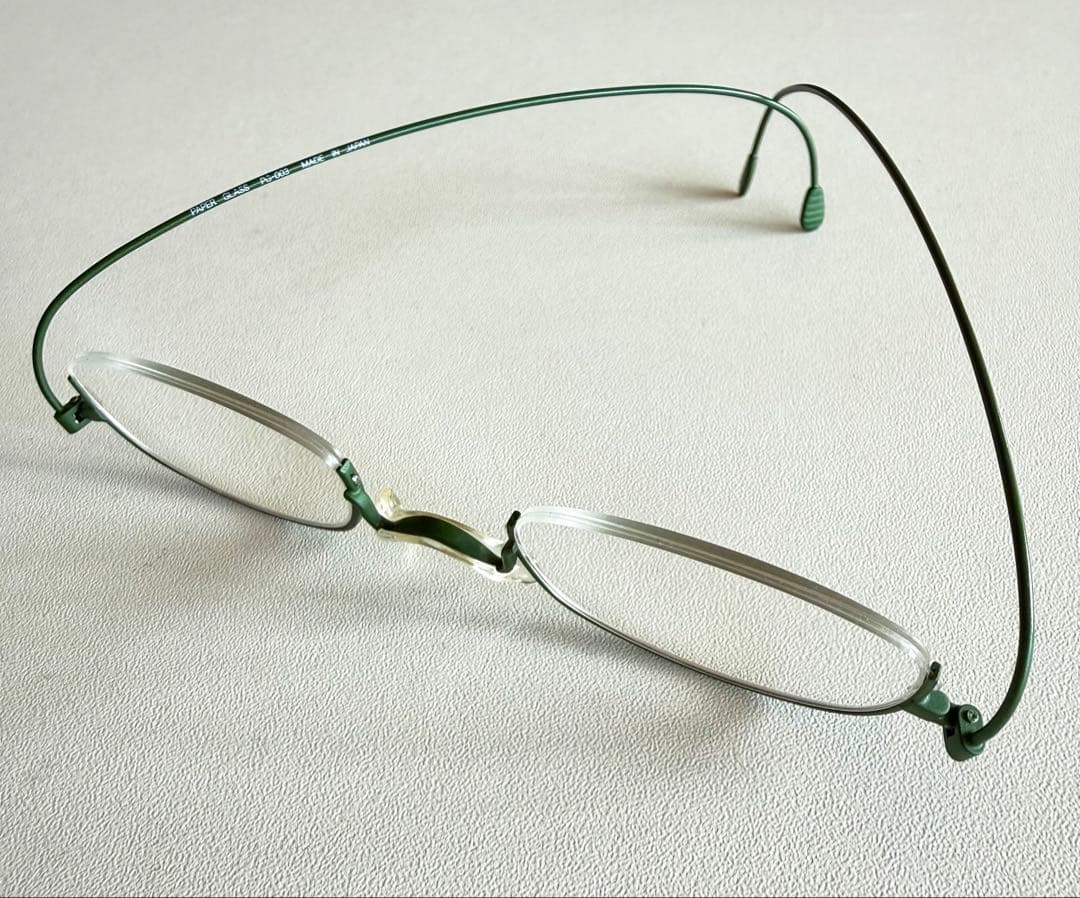 リーディンググラス グリーン オーバル 革ケース付き