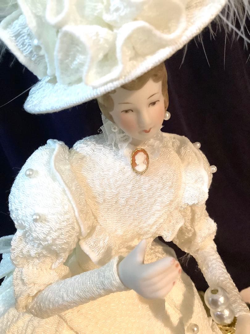 Biscuit Roman / スキヨ人形 白い縮緬ドレスの貴婦人 リボン印