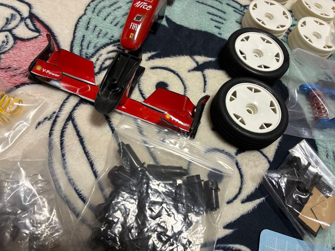 お買得 当方不要品まとめ売り シャーシ ボディ ホイール パーツ など