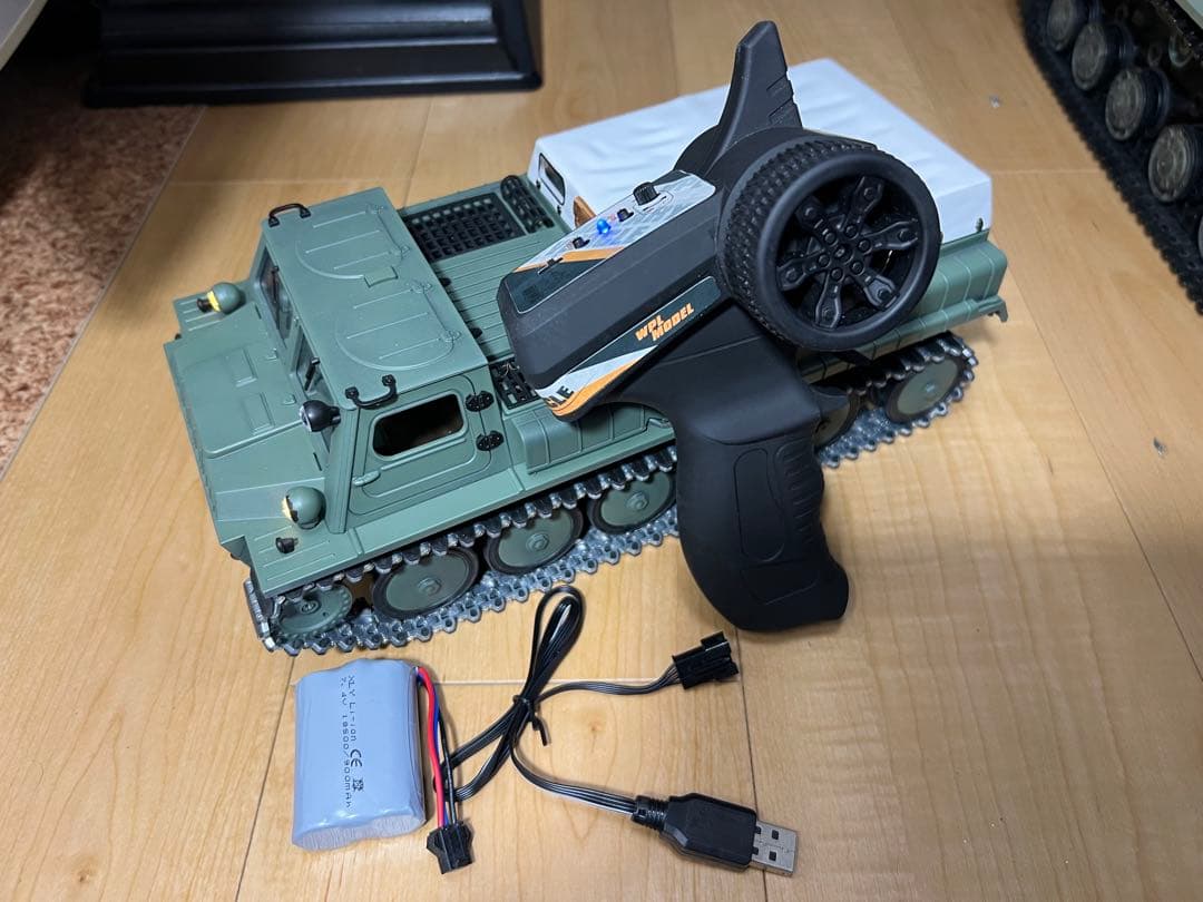 WPL E-1 1/16 新品 塗装 再組立て 金属履帯 1台制作中