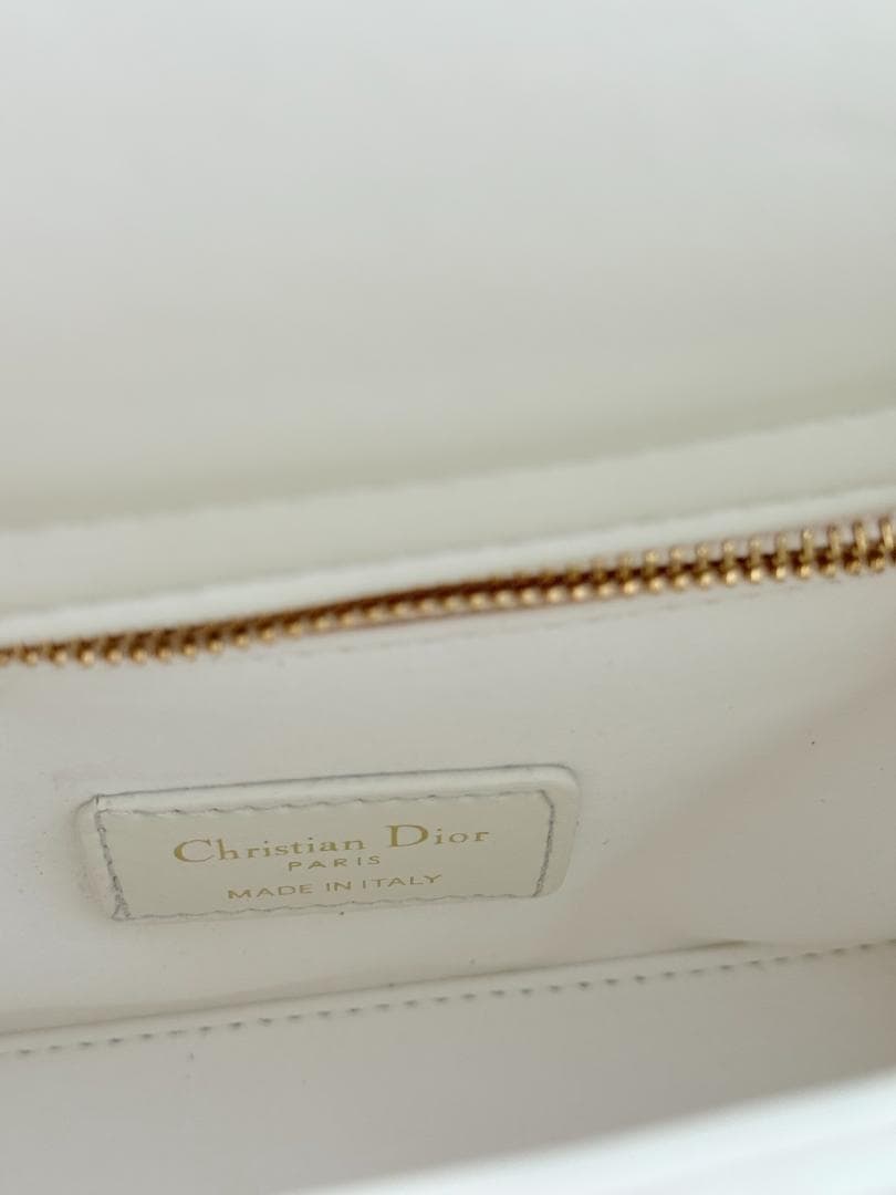 早い者勝ち！ホワイト キルティングショルダーバッグ