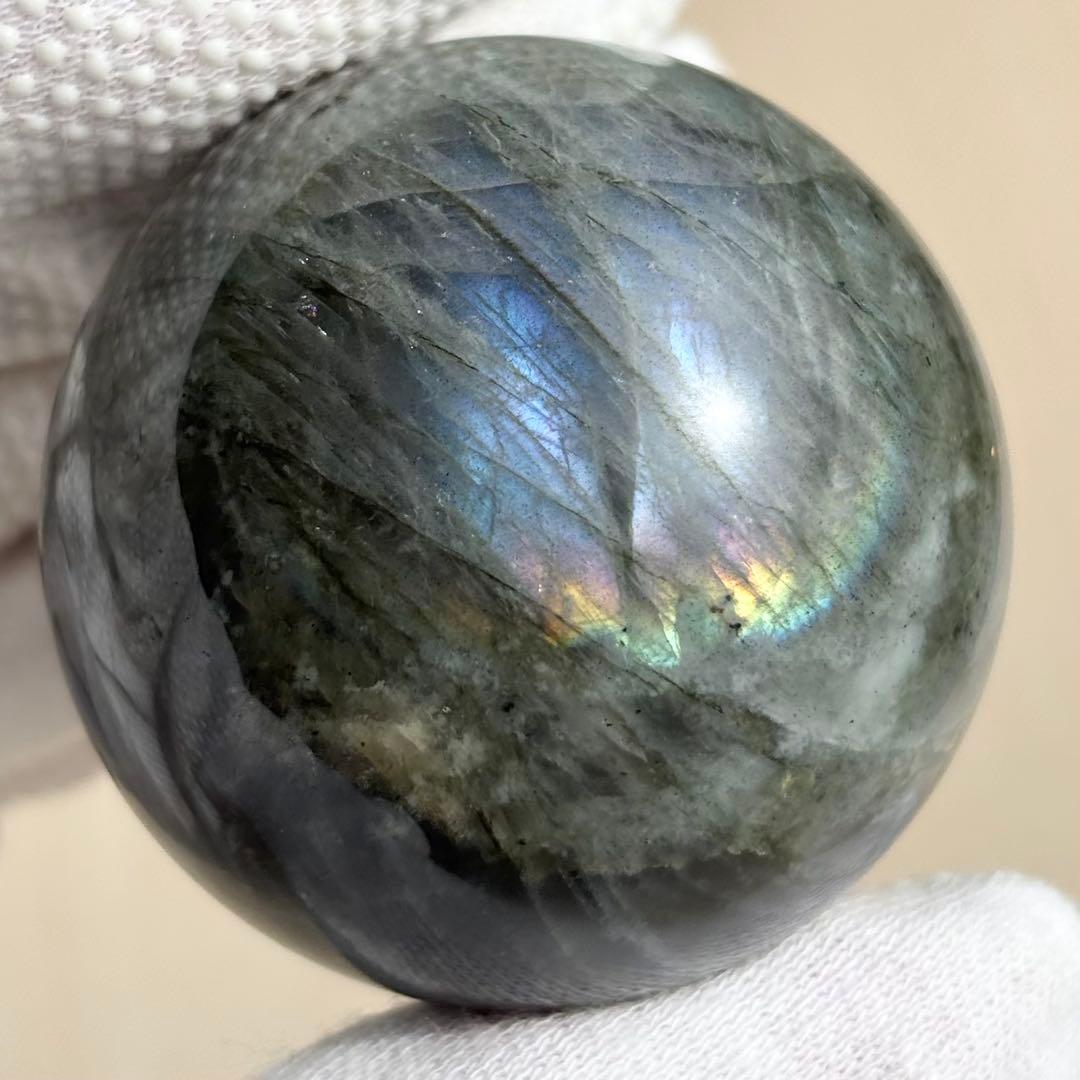 ピンク系ブルー系の2色シラー入り　ラブラドライト　スフィア　天然石