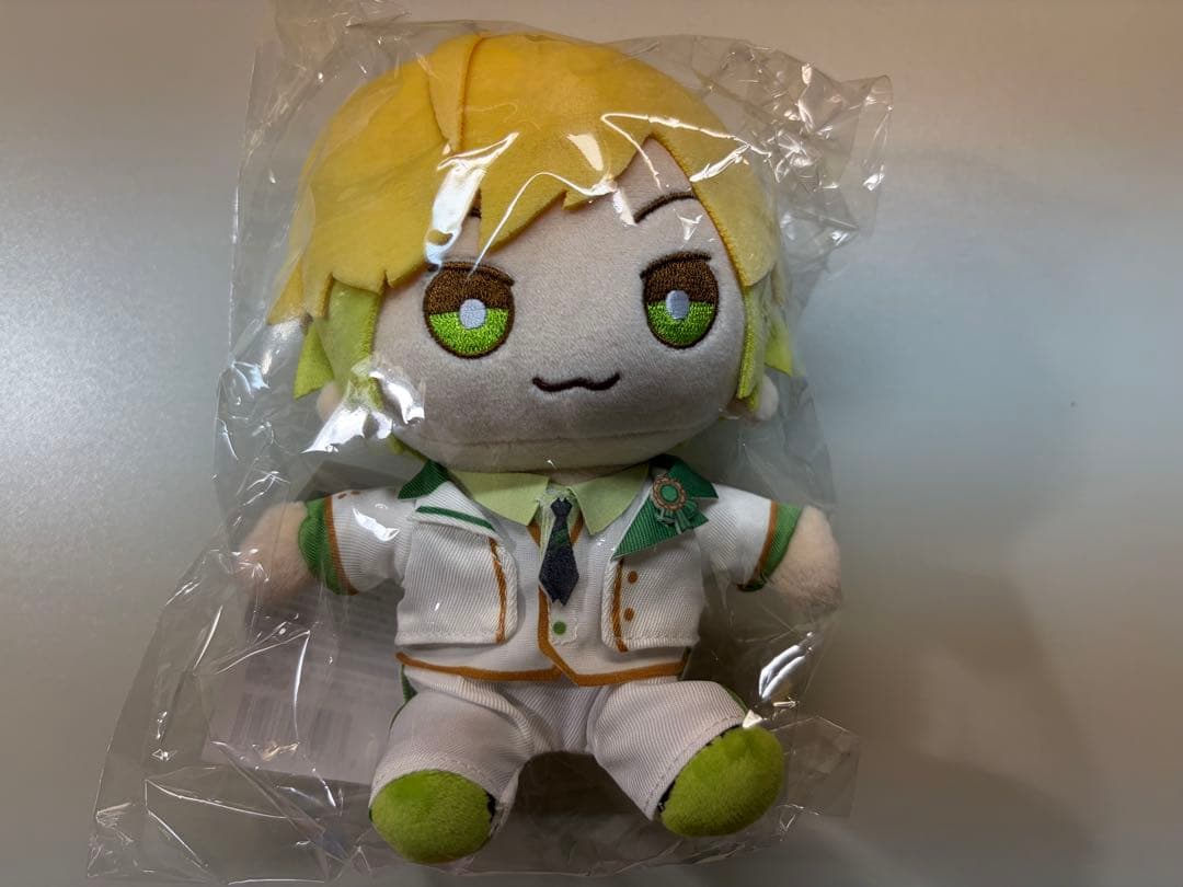 AMPTAK×COLORS 3周年グッズ ぷりっつ おすわりぬいぐるみ - メルカリ