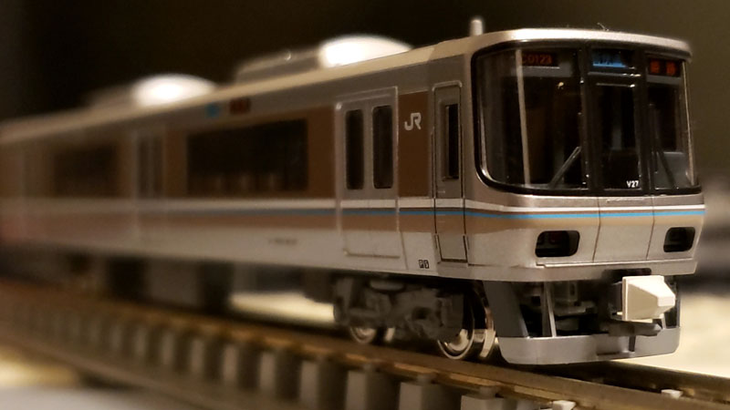 KATO 223系2000番台を入手しました。 – 煤式自動連結器